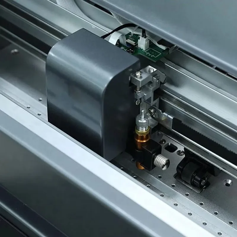 Servomotor Automatische contour Automatische papiertoevoer Sticker Label Stansmachine Vinylsnijmachine