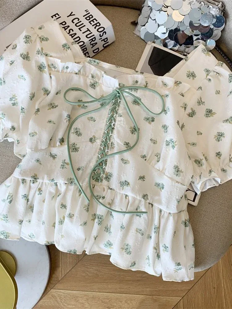 Chemise courte à fleurs coréennes pour femmes, Slim, élégante, douce, manches bouffantes, chemisier d'été décontracté, Sexy, col carré, hauts à lacets, nouveau