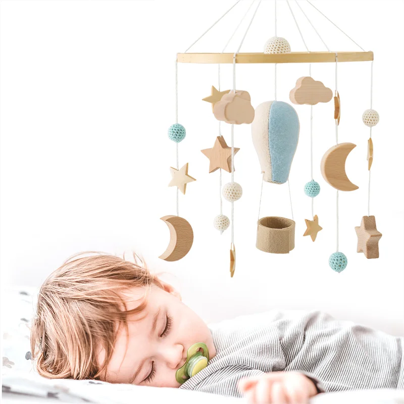 Berço móvel cama de madeira Bell, brinquedo chocalho, feltro macio, balão de ar quente, Wind Chime pingente, conforto recém-nascido, cama Bell brinquedos, presente