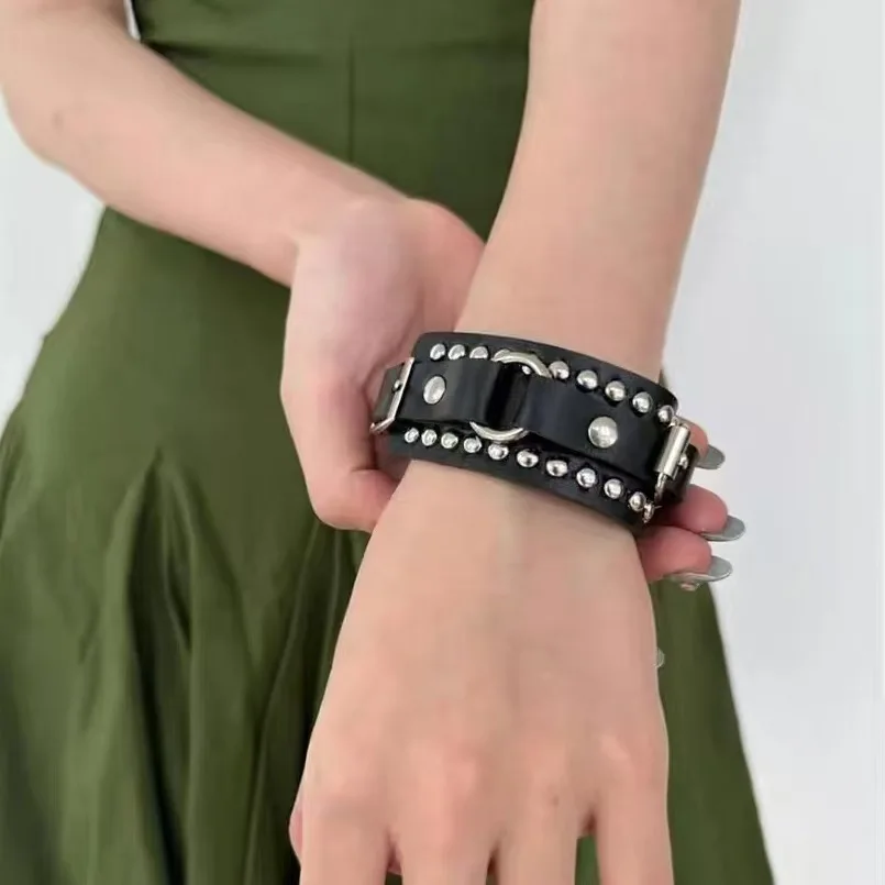 الهيب هوب الشرير المسامير الرجعية الجلود زوجين سوار روك Y2K الحلو كول زوجين الإسورة مجوهرات HUANZHI 2026 جديد #1