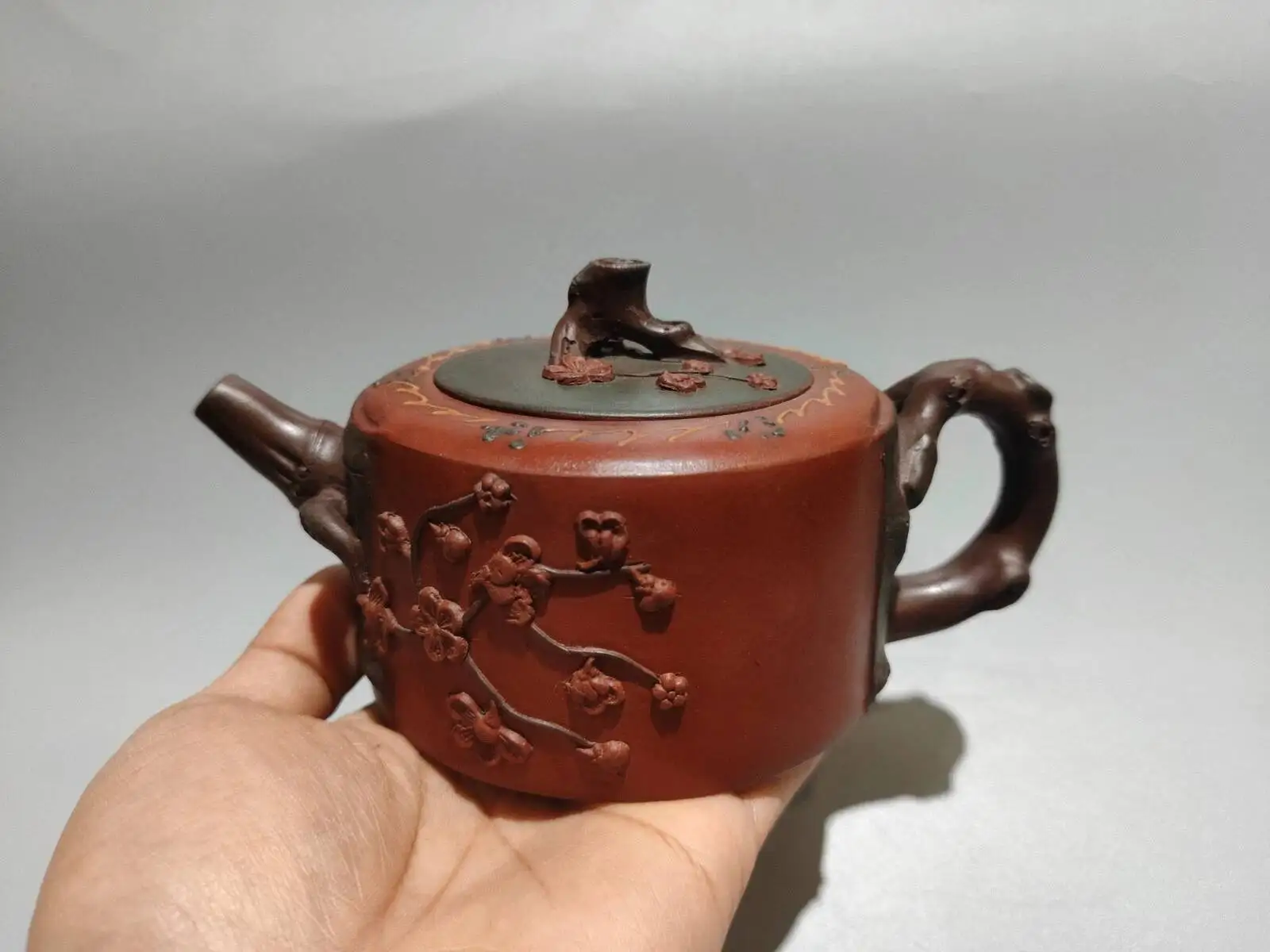 China Yi Xing Zisha Clay Handmade Exquisite "Three Red Flowers" Teapot