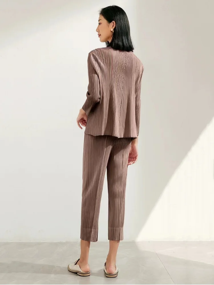 Miyake Spring/Summer New High-end Miyake Women's Pleated Loose V-Neck Long Sleeve T-Shirt Top Straight Leg Pants Casual Set