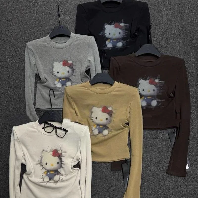 

Новинка 2026! Женская футболка Hello Kitty, приталенная, на флисовой подкладке, с длинным рукавом, в стиле Y2K, укороченный топ в уличном стиле
