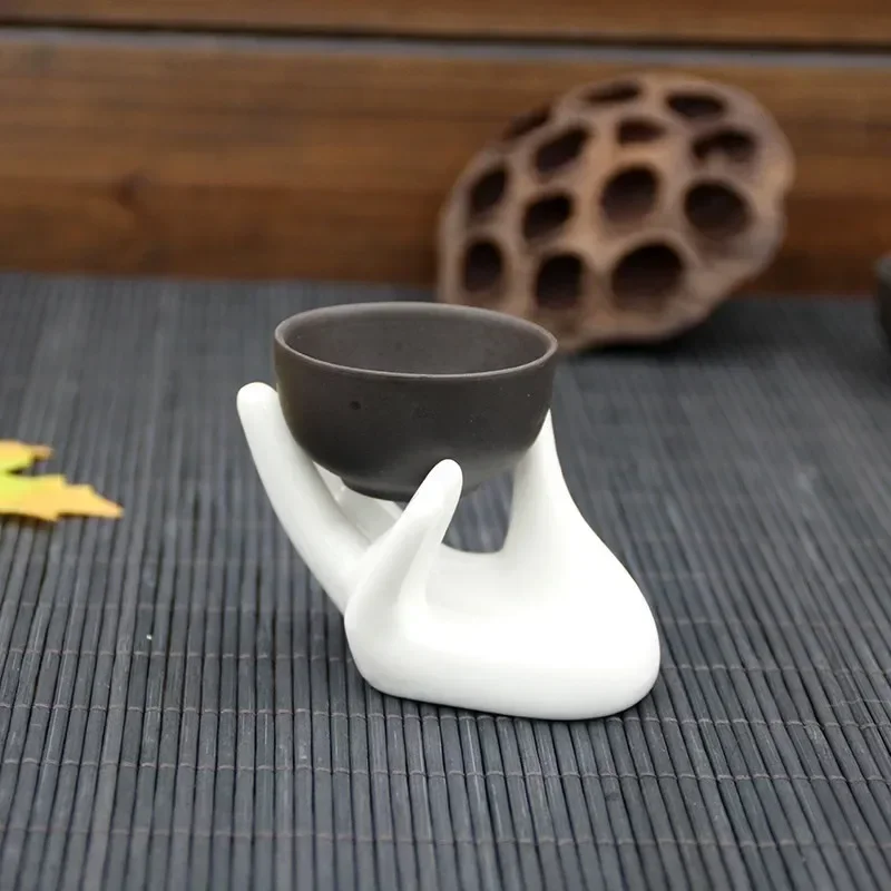 1Pc Ceramic Hand Shape Kitchen Egg Cup Holder Container Office Desktop Business Card Moxa Stick Stand Beauty Egg Rack Gift