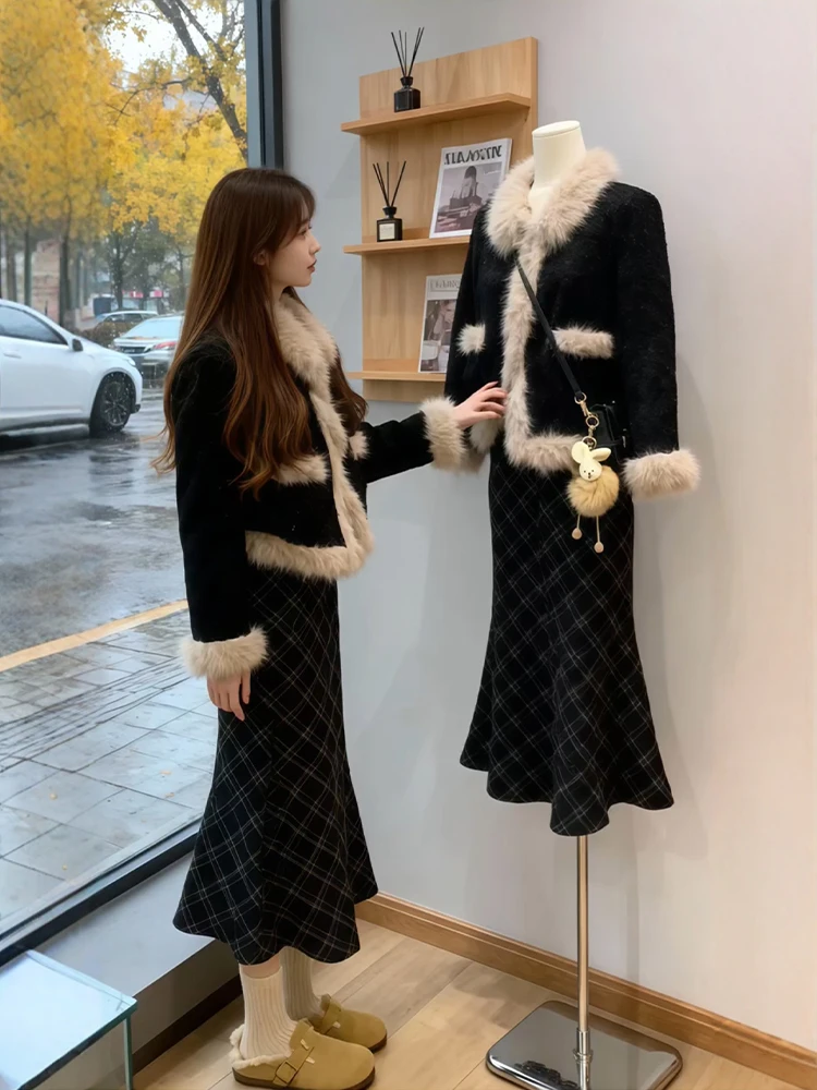 

Потрясающий зимний комплект: пальто из искусственного меха и юбка с высокой талией в корейском стиле, большие размеры, элегантный и стильный...