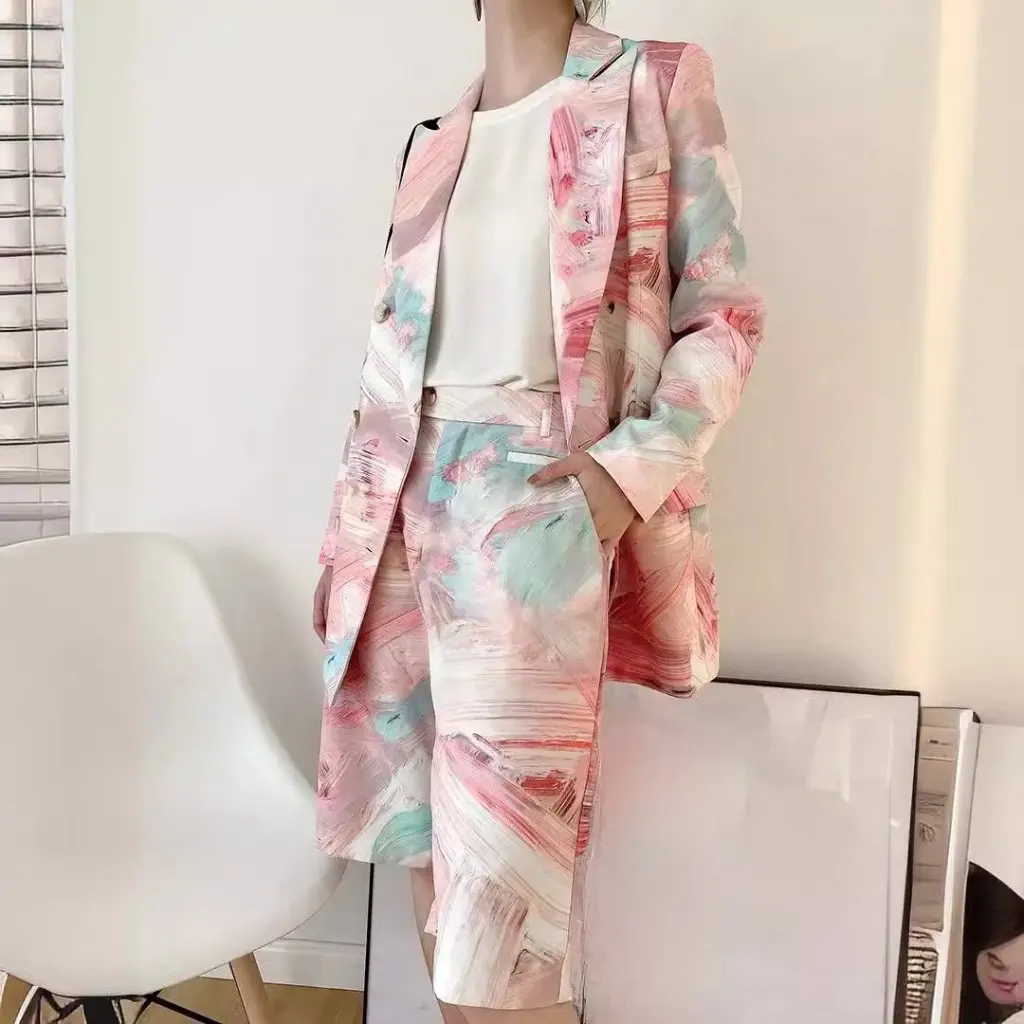 

Женский костюм в европейском и американском стиле с принтом граффити, куртка и широкие шорты, комплект осенней модной одежды