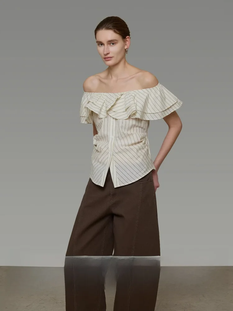 

Белая полосатая приталенная рубашка с одним открытым плечом и коротким рукавом для женщин, элегантный топ с расклешенным подолом, премиум-класс от Unsspoken