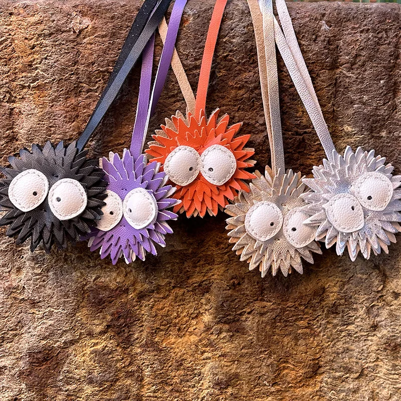 女性用手作り本革キーホルダー-ミニマリストの小さな練炭バッグ-車のキーホルダーペンダント、ユニークなギフトアクセサリー