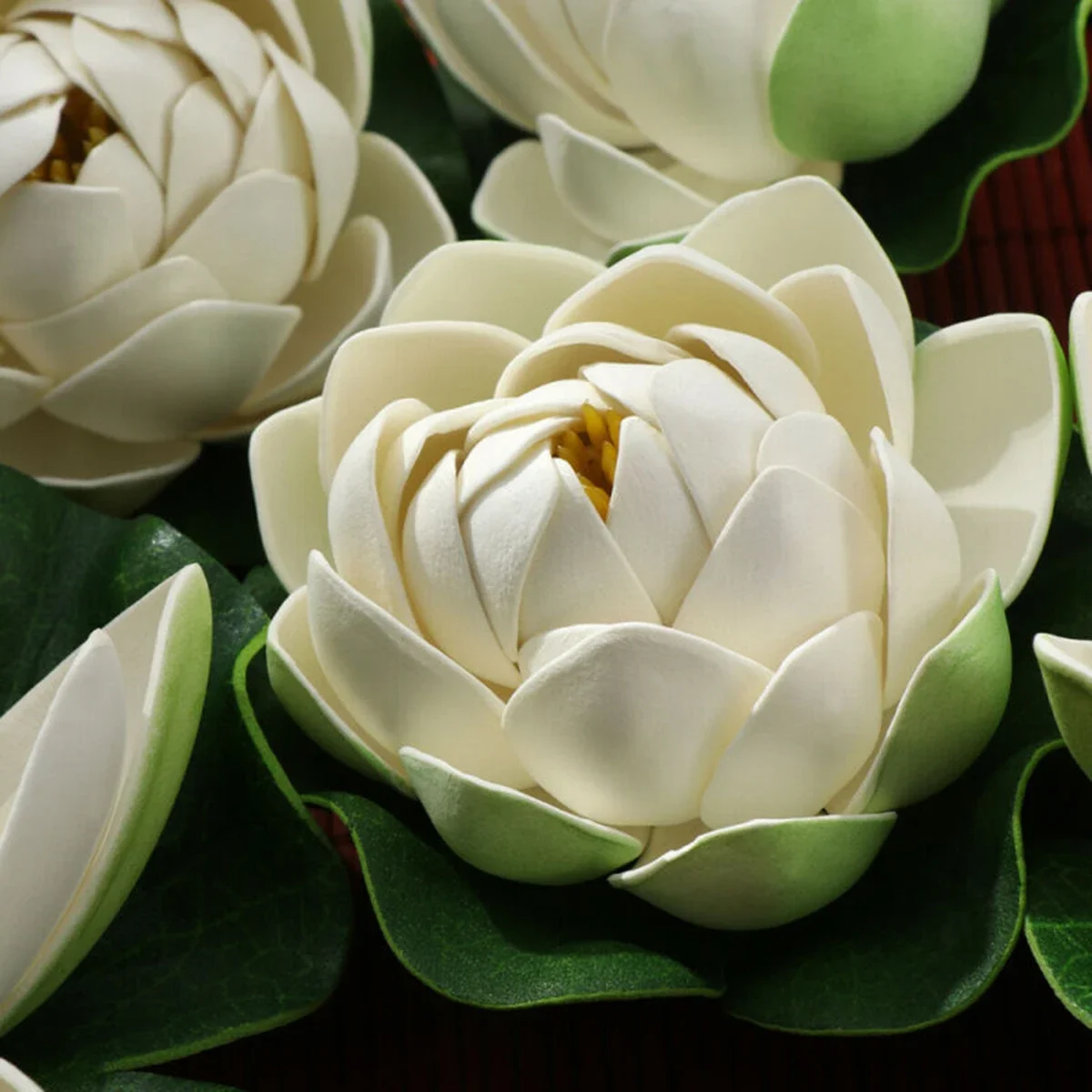 6pcs/set White Artificial Lotus Plastic Floating Plants Water Lily Fake Lotus Flower Leaf Pond Gardens Home Fish Tank Decor