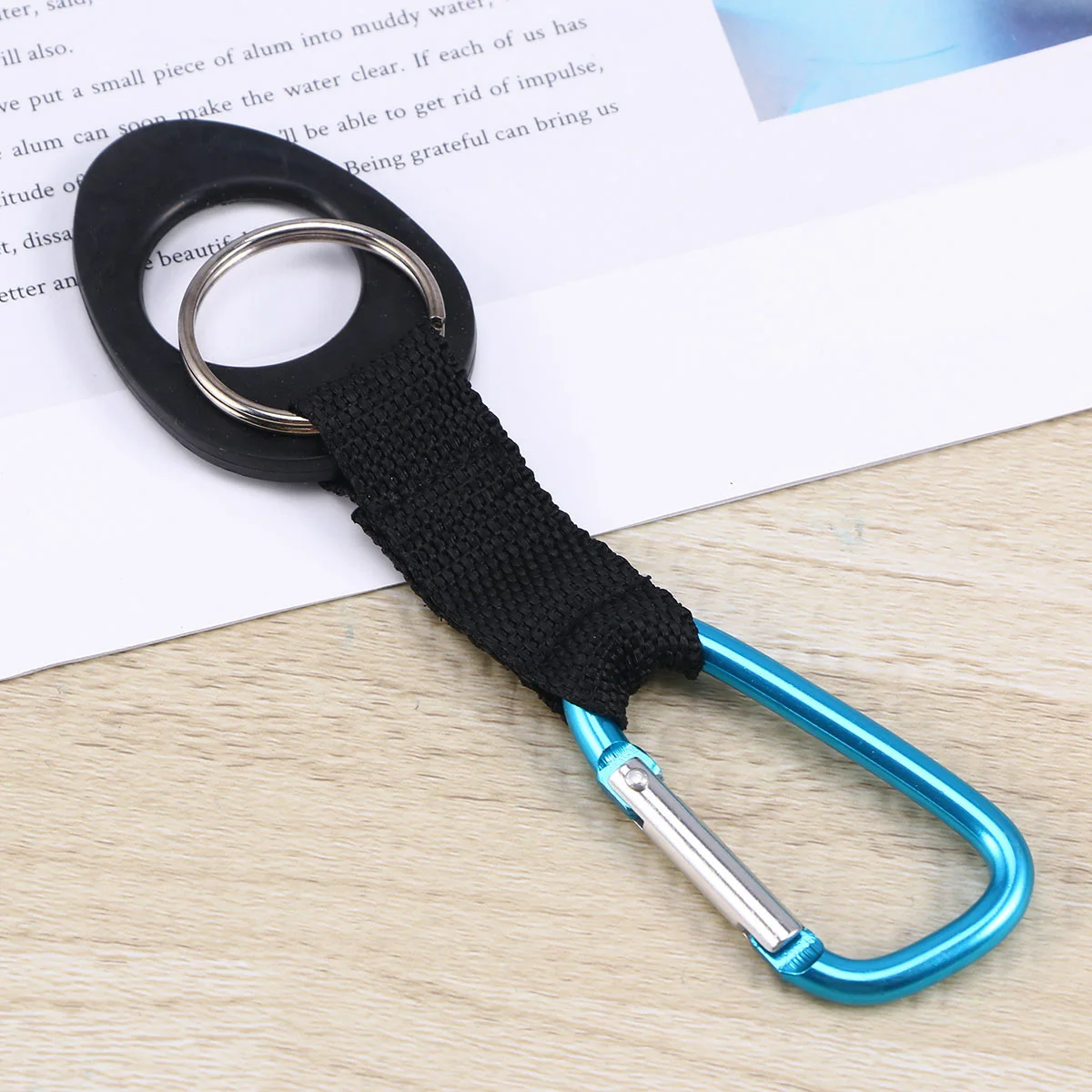 

2Pcs Flexible Backpack Buckles Water Bottle Holder Clips Portable Scratch Resistant for Camping Hiking Fishing Outdoor Bottle