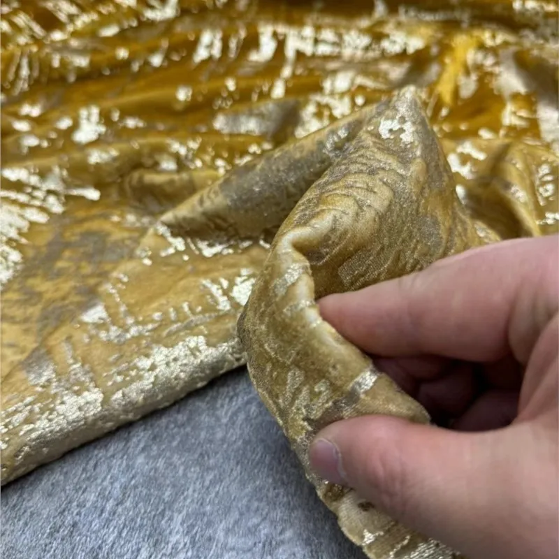 新しいハイエンドカスタム製品グラデーションカラー絞り染めシルクベルベット金箔生地中国風の鎧セットコート