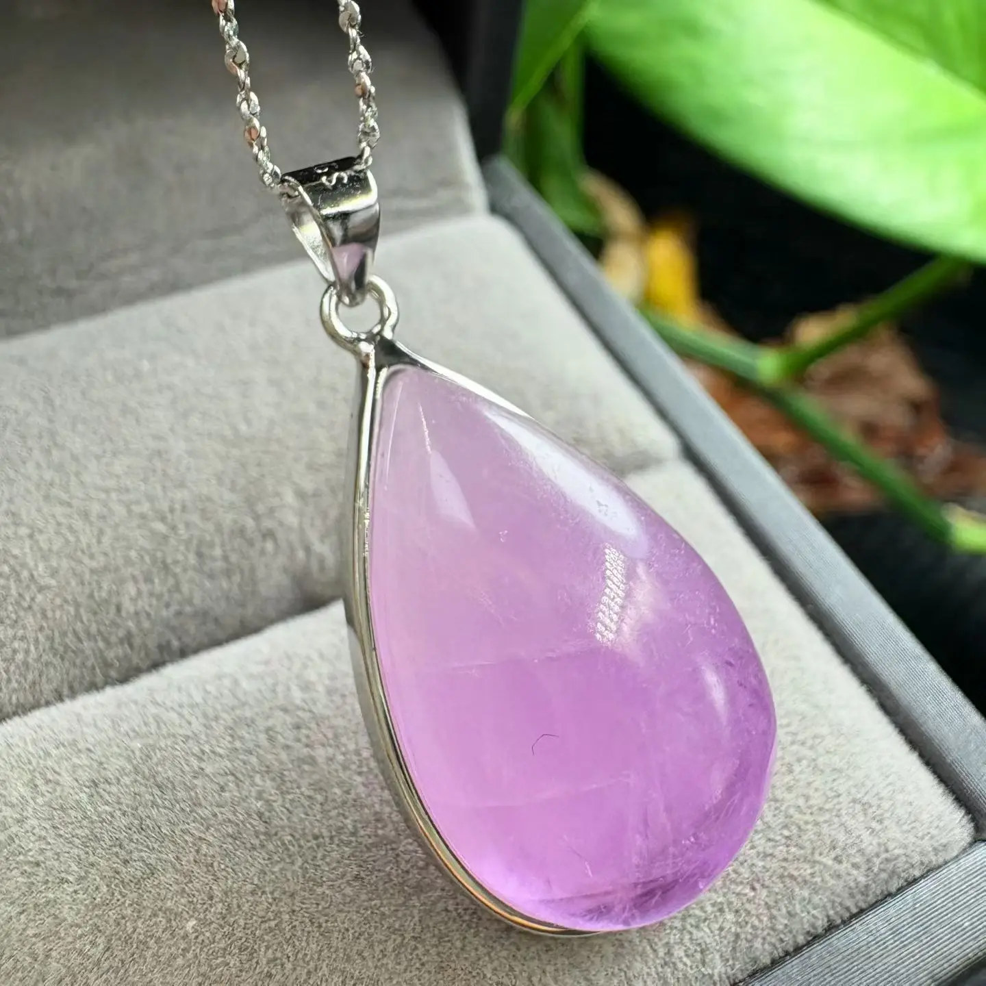 

1 Pc Fengbaowu Natural Kunzite Water Drop Pendant 28-35MM 925 Sterling Silver Reiki Healing Stone Fashion Jewelry For Women