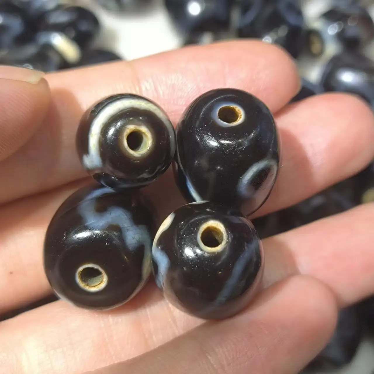 30pcs/lot Natural Various Pattern Dallow Old Agate Dzi Beads Black and White white core calcification weathered pattern diy taki