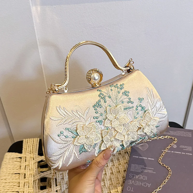 New Chinese Style Handbag Women Chain Shoulder Bag Slanted Body Fashionable And Exquisite Women Flower Cheongsam Dinner Bag