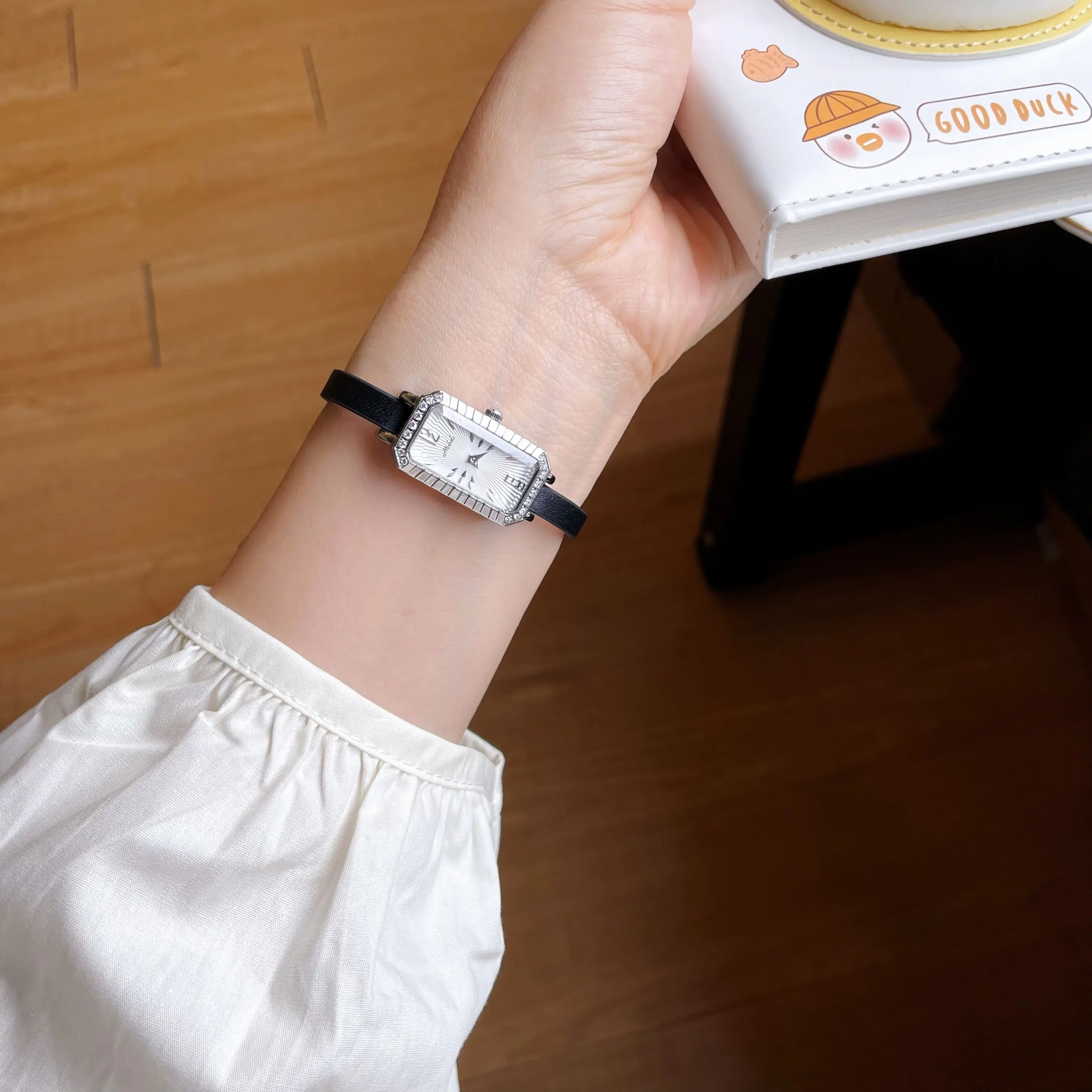 

New Women'S Wristwatch, Rectangular Design, Luxurious Style, Thin Strap, Elegant Quartz Watch, Exquisite Women'S Wristwatch.