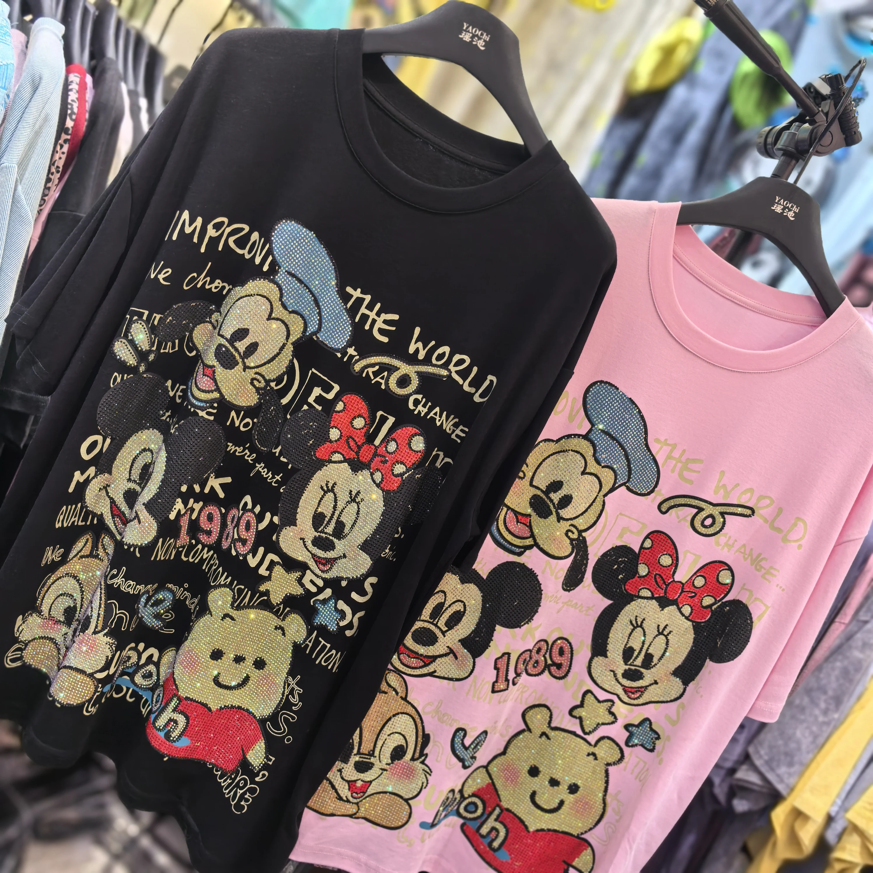 T-shirt a maniche corte con perforazione a caldo del fumetto di moda T-shirt da donna nuova estate allentata O-collo Pullover Top All-match Dolce studente T-shirt in cotone