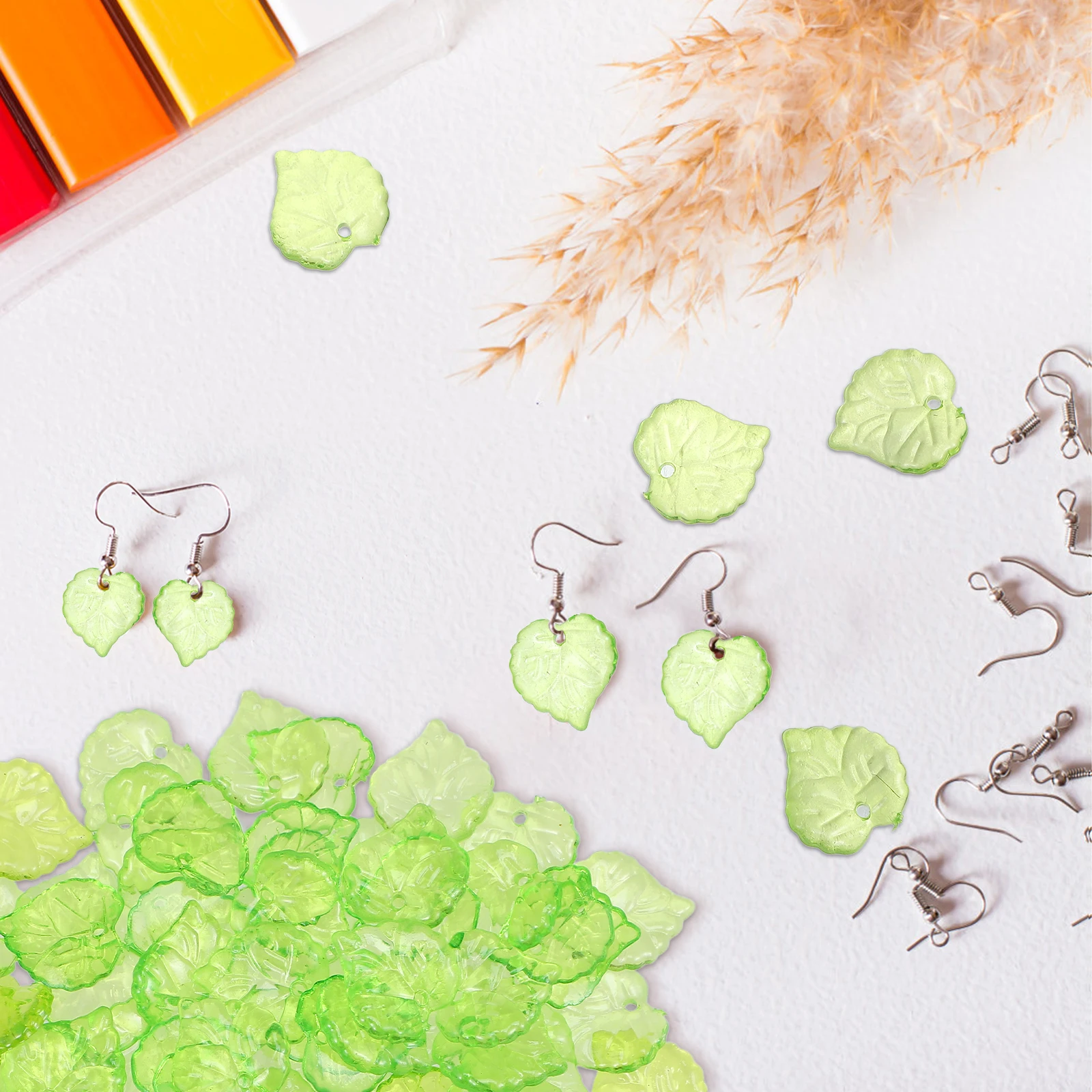 

200 Pcs Leaf Shaped Earring Pendants Green Acrylic Jewelry Accessories Keychain Handmade Craft Charm Set for Friends