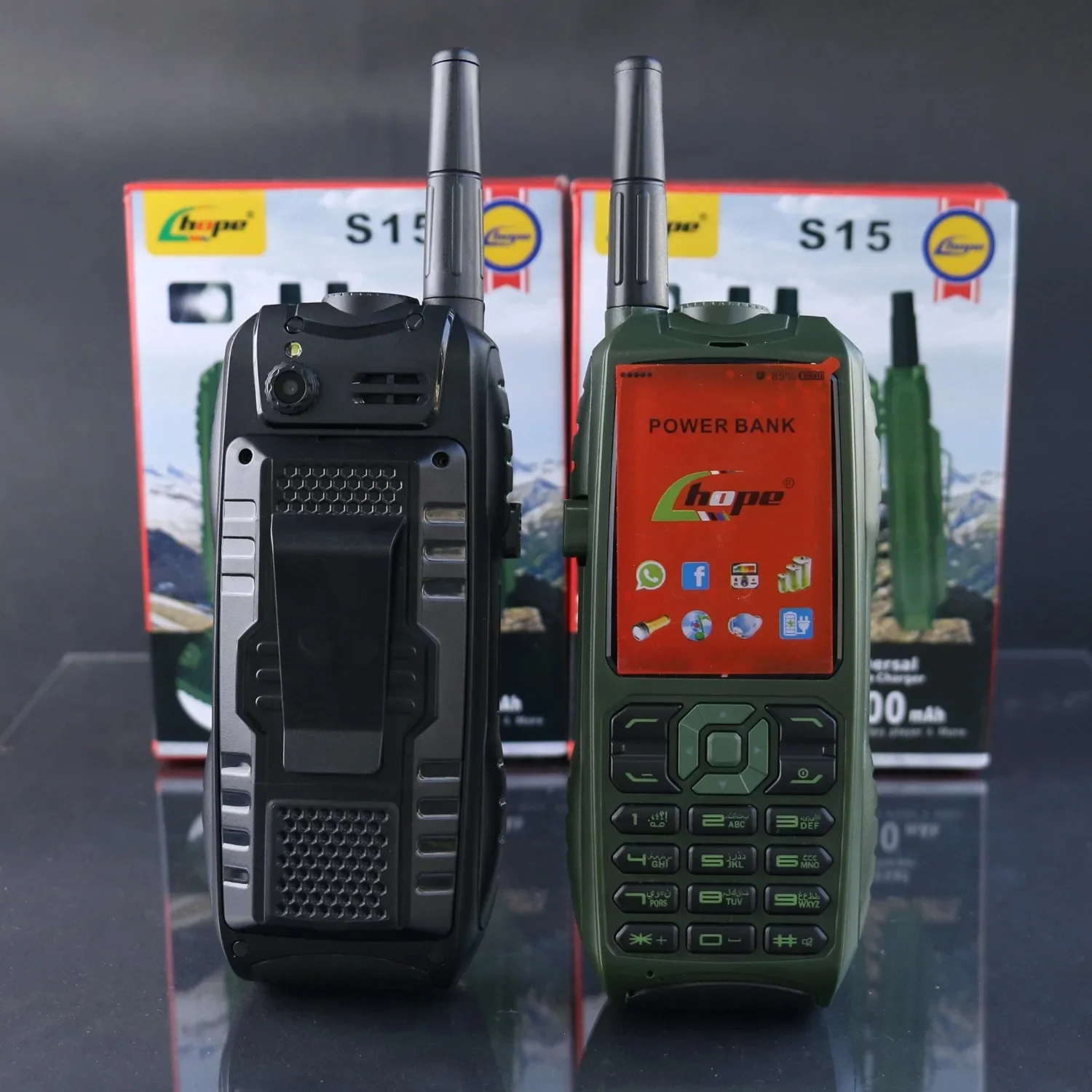 Téléphone extérieur avec Triple carte SIM haut-parleur longue veille SOS cadran d'urgence robuste téléphone portable bon marché avec batterie externe pas cher