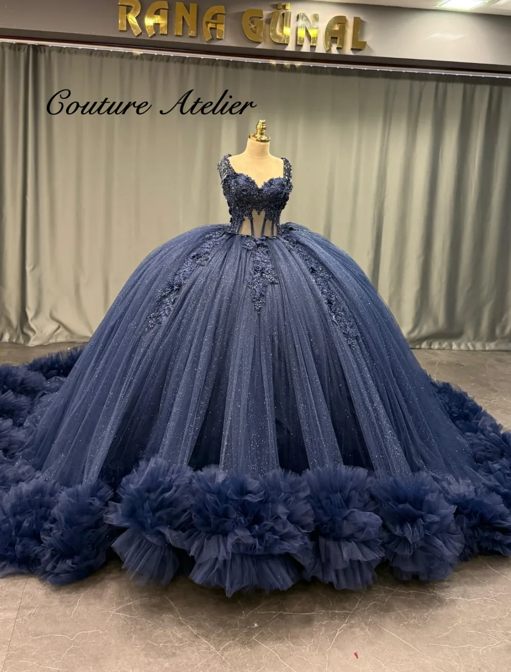 

Модное темно-синее платье Quinceanera для девочек, кружевное бальное платье со шлейфом, атласное платье Vestidos De 15 Anos по индивидуальному заказу