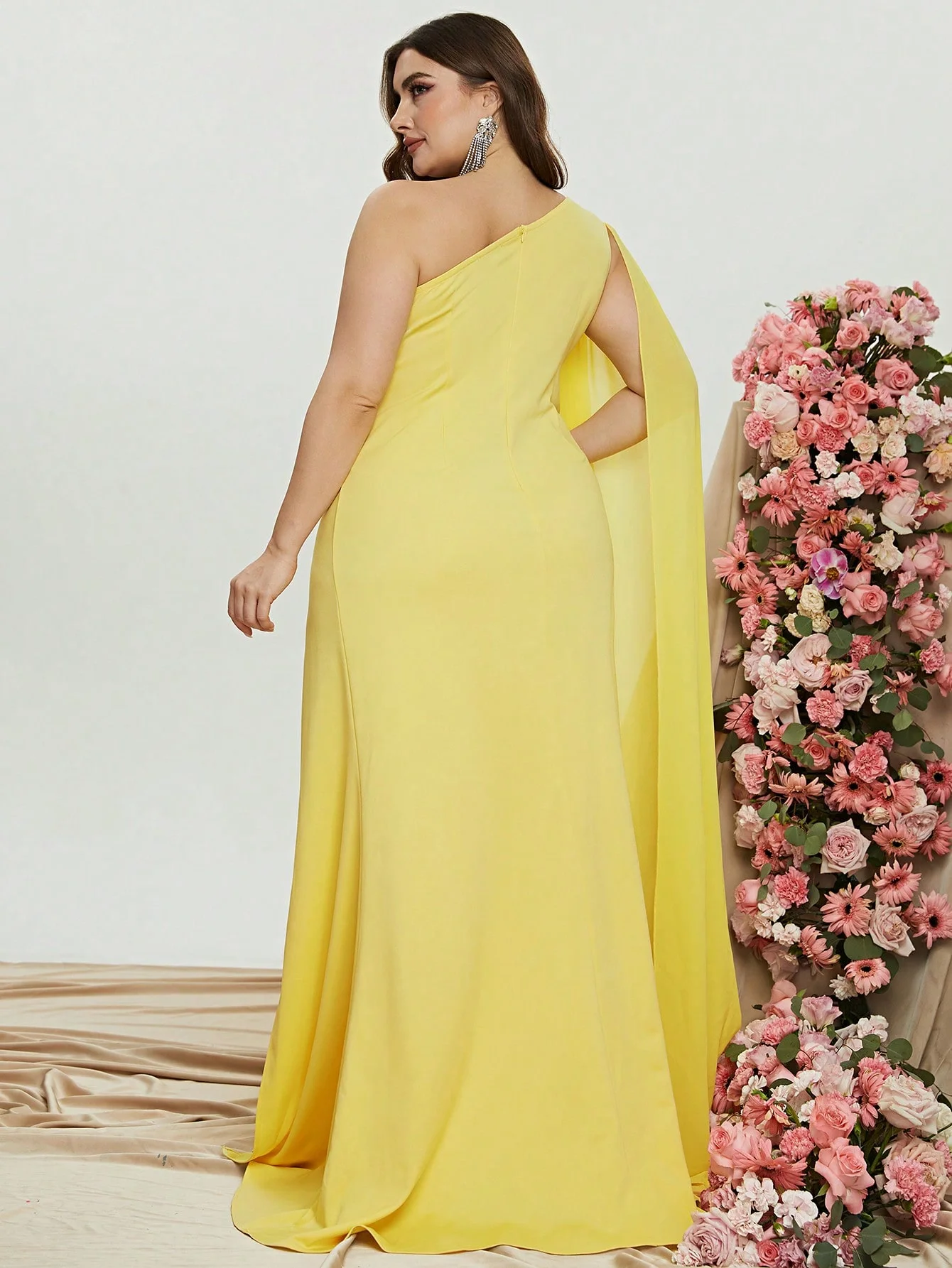 Um ombro strass detalhe vestido, recortar, fenda coxa, Plus