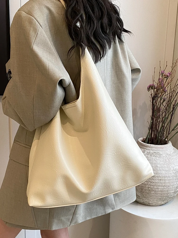 

Elegant Large Capacity Women's Bucket Bag Fashionable Commuter Tote Single Shoulder Bag Korean Style Casual Handbag