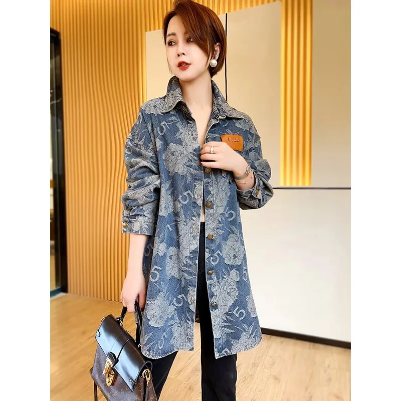 春秋の女性長袖デニムトップスコートフェミニンルーズプリントジーンズジャケットレディースファッション新しいレジャーカウボーイアウター