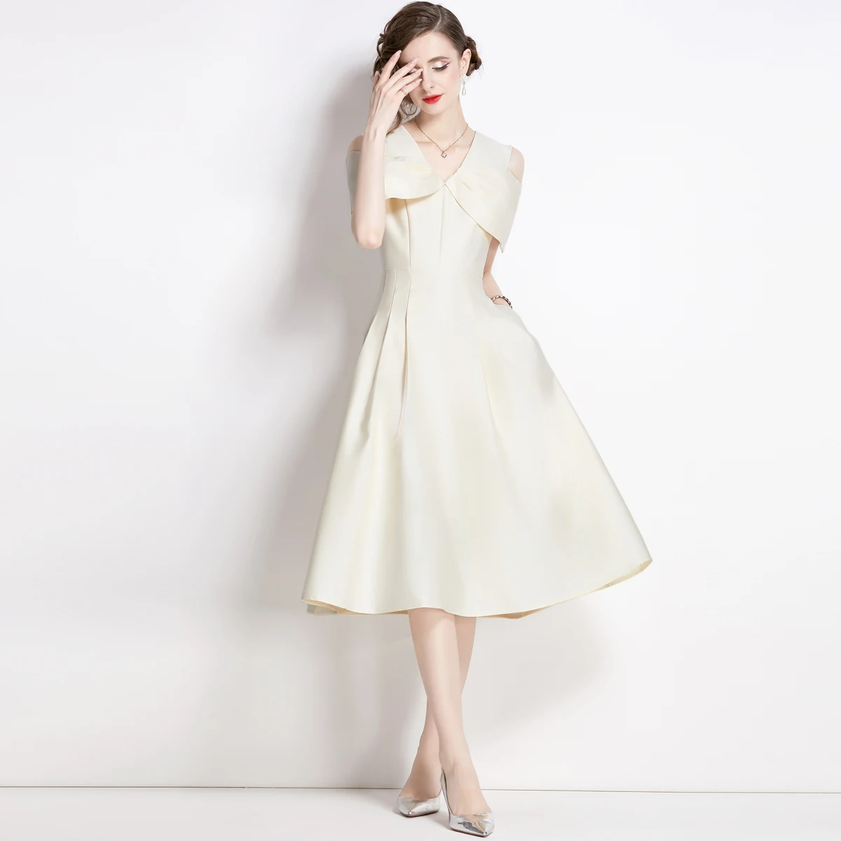 Luxury Advanced High Quality Solid Color Slim Mid-length Short-sleeved Big Swing Dress Beige Party Skirt