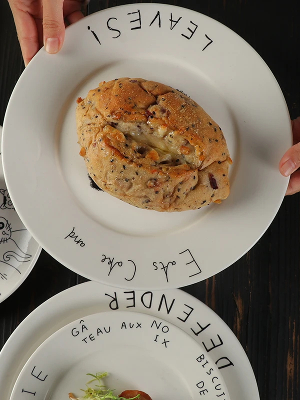 

Креативная круглая керамическая тарелка с красивым дизайном, сервировочная посуда из материкового Китая, с животным принтом, в стиле Ins.