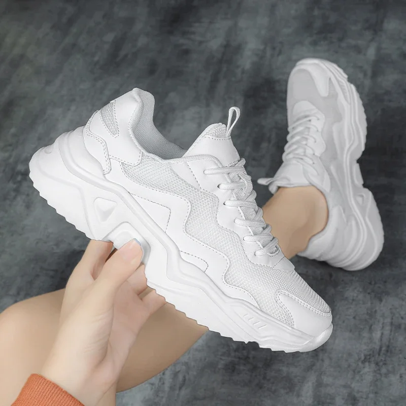 

New Lightweight, Breathable, Anti-slip, and High-quality Casual Couple Sports Shoes with A Flat and Lace-up Fabric Surface
