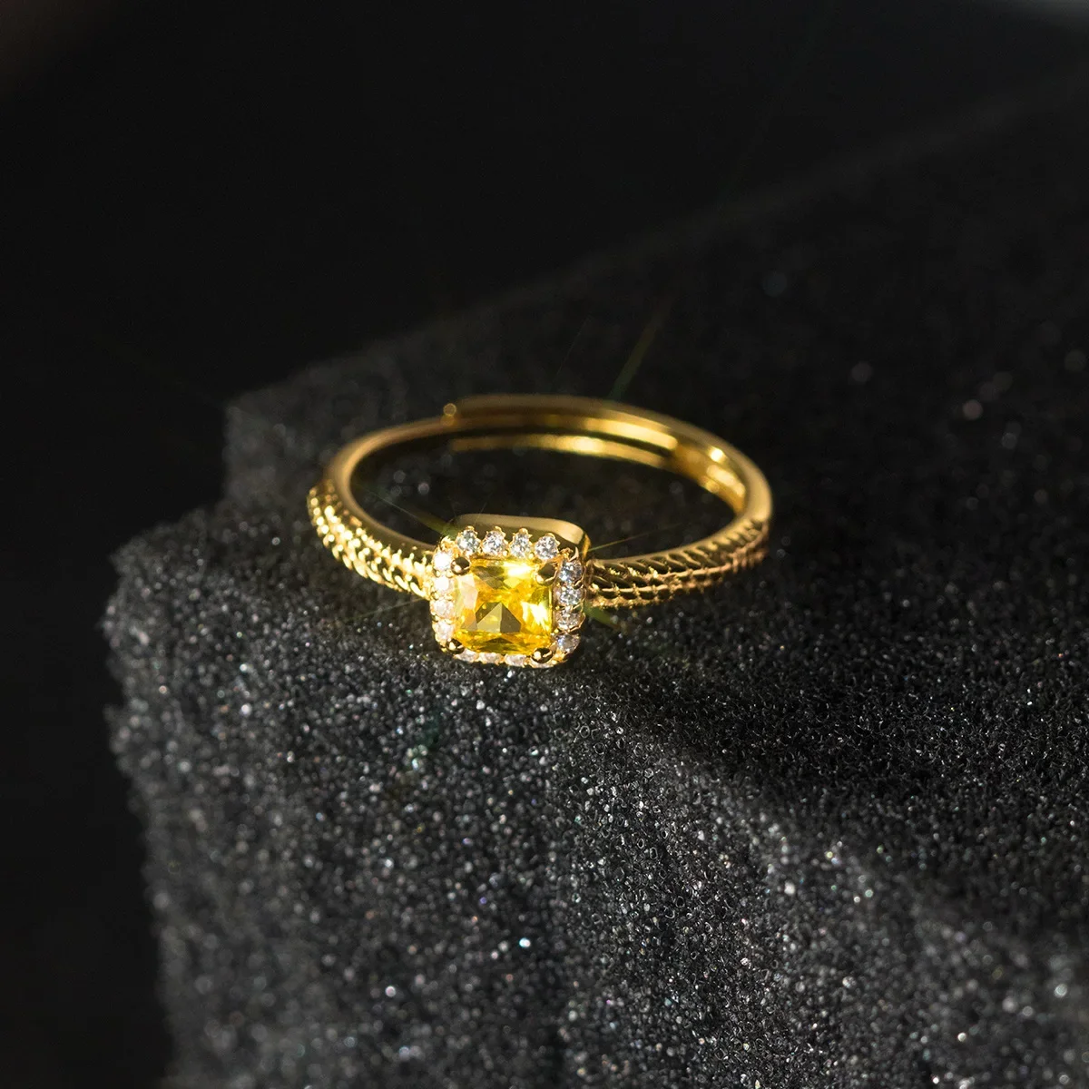 Echte 18 Karat Gelbgold Farbe Öffnung kleinen quadratischen gelben Diamantring Ring für Frauen Brautpaar Eheringe Schmuck