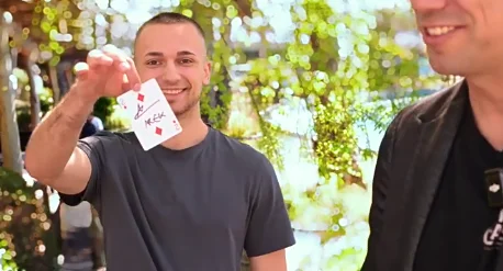 

Адриан Вега, детская парусиновая карта крупным планом, волшебные трюки, колода карт, простые в исполнении иллюзии, забавный реквизит фокусника, исполнитель крупным планом