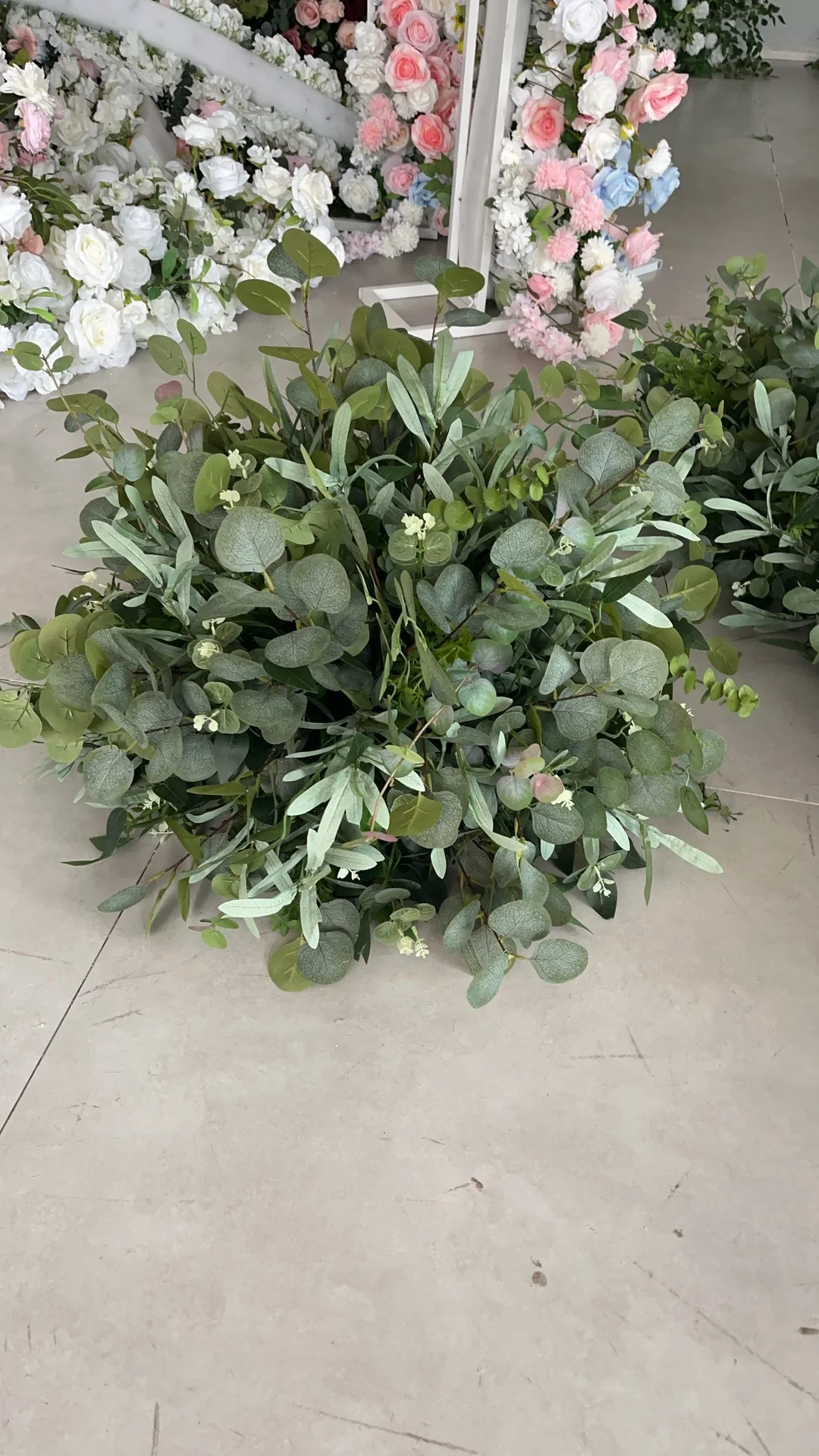 Künstliche Grüne Blumenkugel, Blattreihen, Hochzeitsbühnen-Hintergrund-Dekoration, Kunstpflanzen-Kugel, Bankett-Fenster-Event-Dekoration – Detail 1