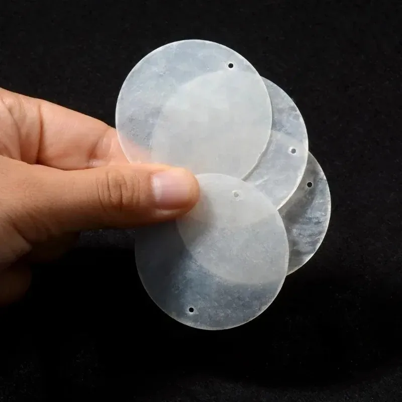 A Top Quality Round Capiz Shells With Holes Round Natural Shell White Shells For Wind Chimes Jewelry Making Home Decor