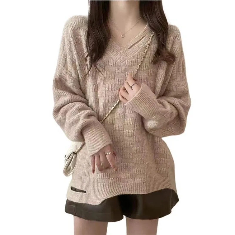 

V-neck Mid-length Sweater for Women in Spring Autumn and Winter White Knitted Base Shirt Fashionable and Versatile Top
