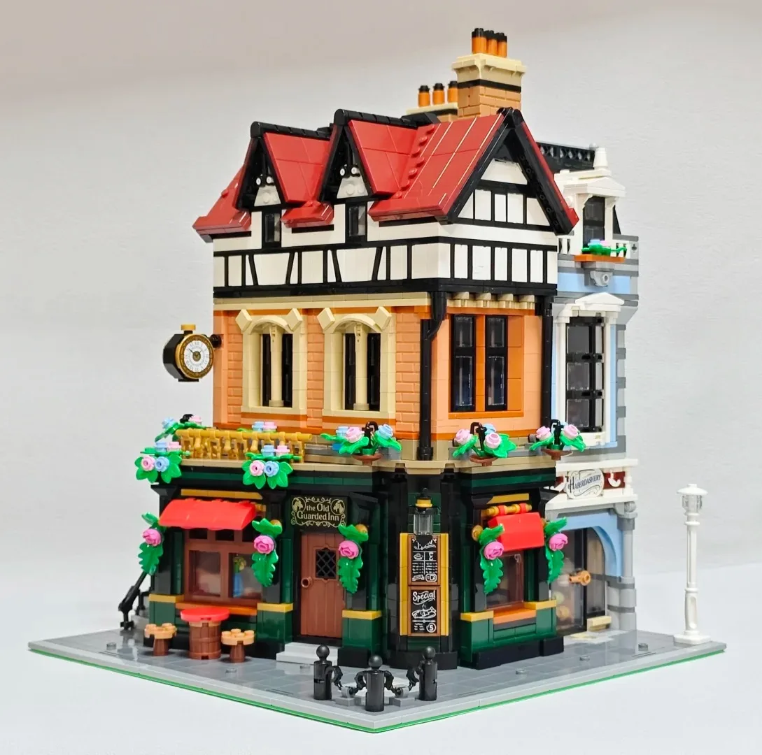 2025 NUOVO Tudor Angolo Modulare Building Blocks Esperto Creativo Viste di Strada Mattoni Giocattolo per I Bambini Regali Di Natale Per Adulti 3266 pz