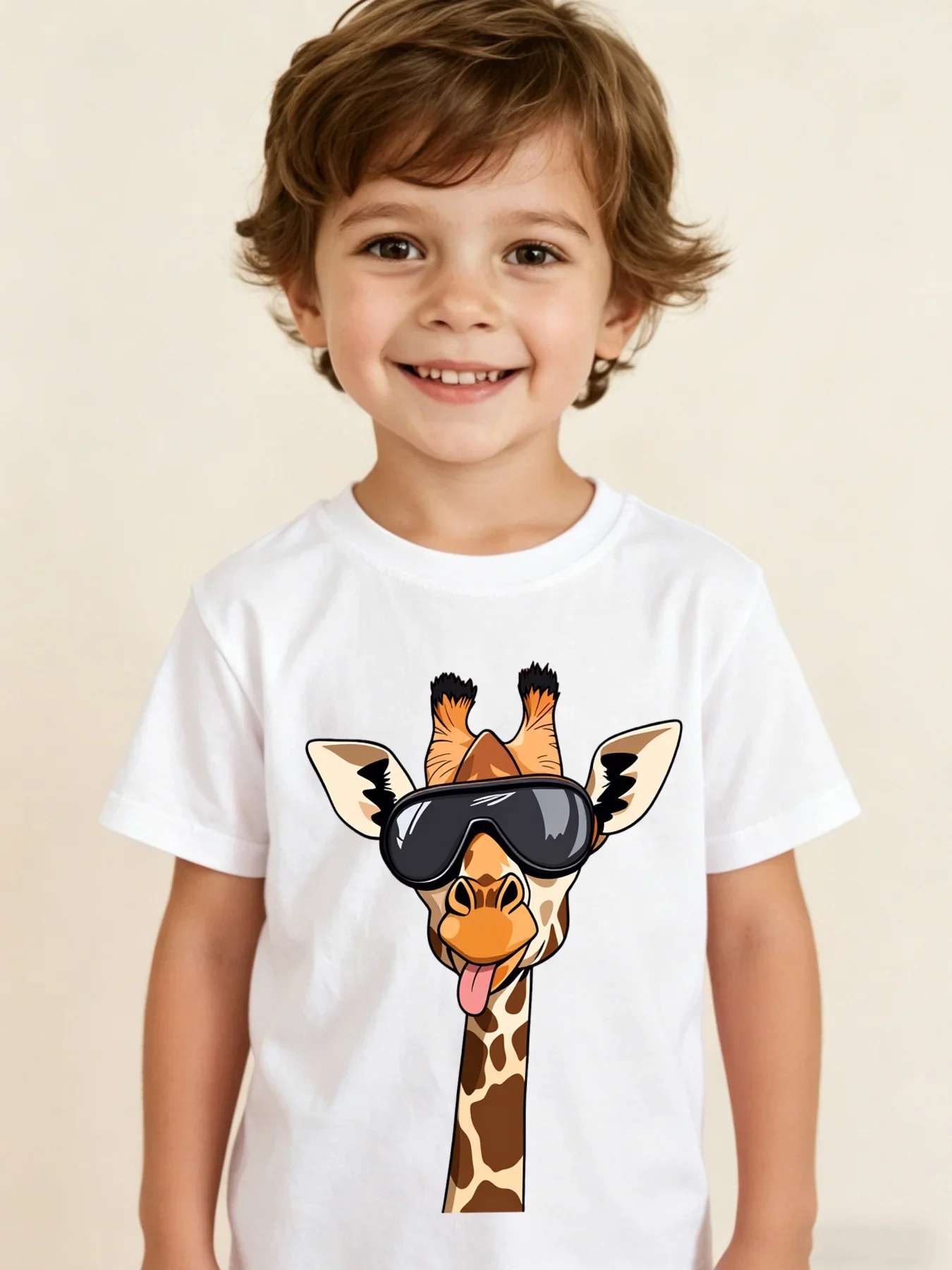 Fashion Black Children Tee Playful Spotted Giraffe With Oversized Sunglasses Tongue Print Short Sleeve Casual Boys Daily T-Shirt