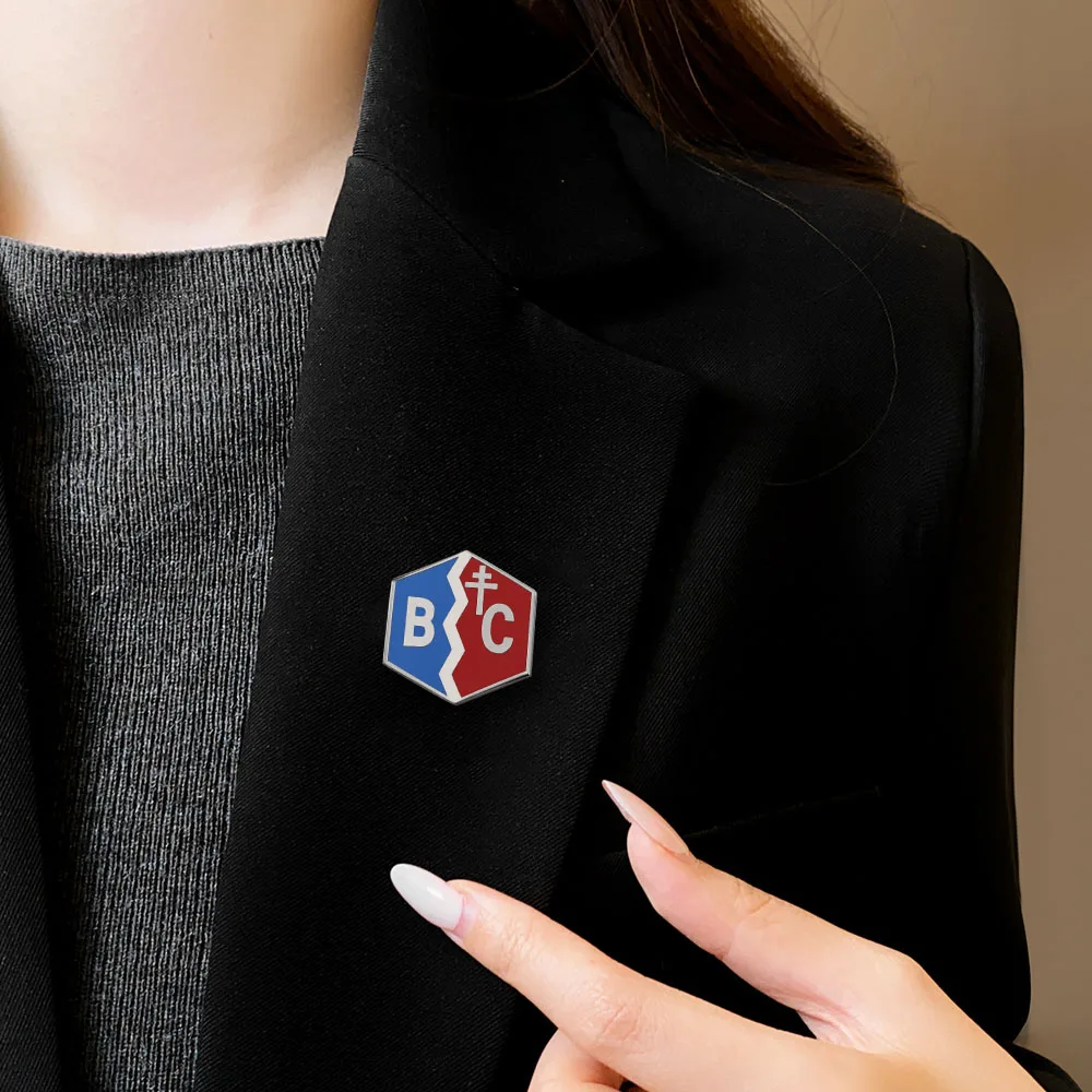 Anime Girls und Panzer Emaille-Pins Kuromorimine & BC Freedom Academy Schulemblem Abzeichen Metallbrosche Cosplay Schmuck Geschenk für F – Detail 6