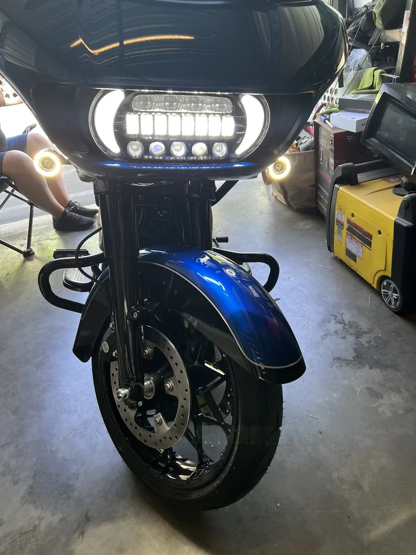 Faro principale tutto in uno aggressivo per accessori moto Harley Davidson Road Glide 2015-2023 ﻿