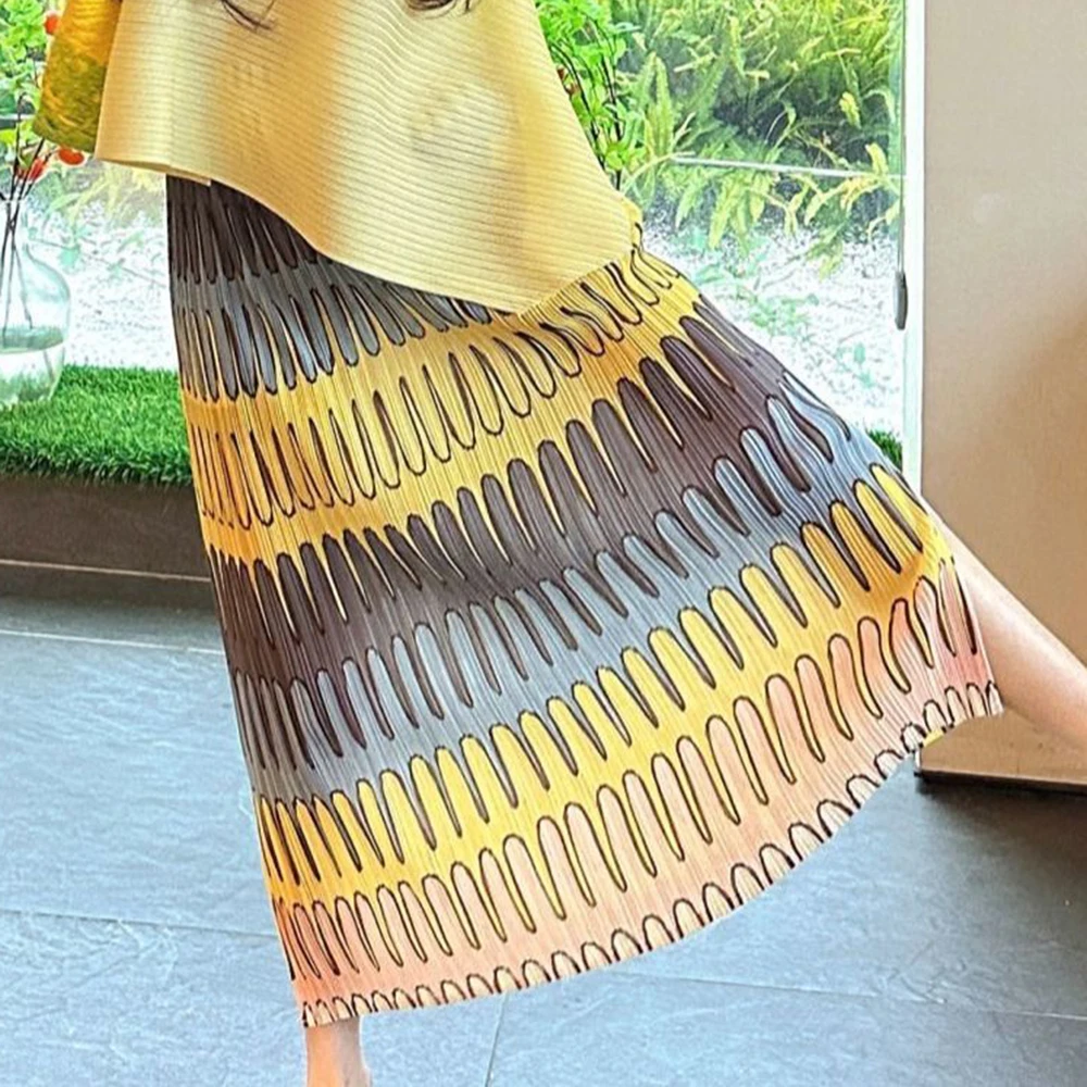 다용도 플리츠 2025 프린트 스커트 여름 신상 기품 있는 디자인 얇은 스플릿 플리츠 스커트 레귤러 핏