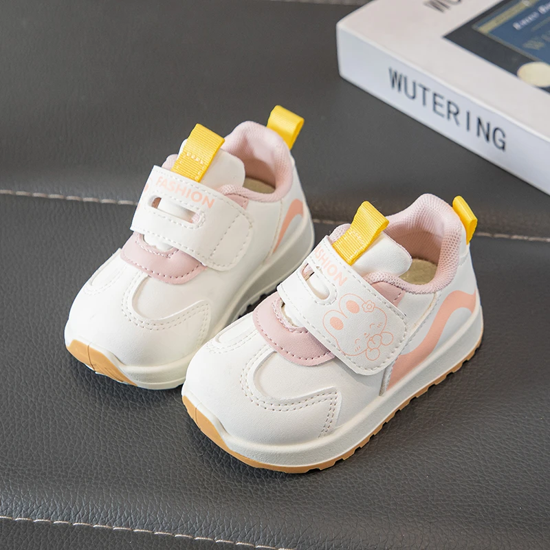 

Детские кроссовки для мальчиков и девочек, Нескользящая зимняя обувь с героями мультфильмов, зима 2024, новая модная прогулочная обувь для малышей, детская дизайнерская детская повседневная обувь