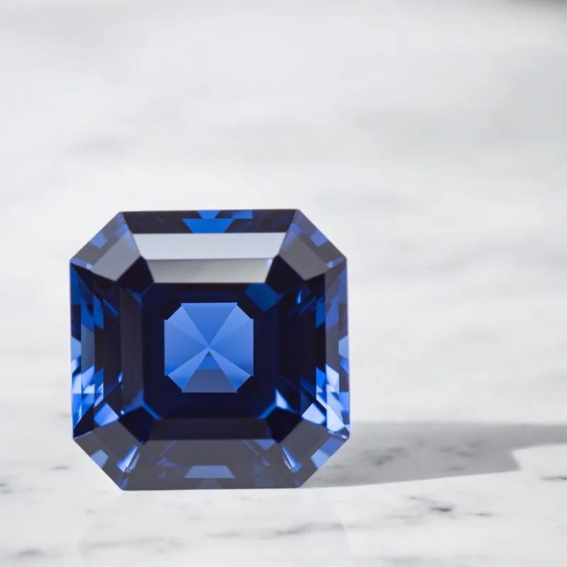 Hochwertiger Labor-Saphir in Asscher-Schliff, Königsblau, für Gehobene Schmuckherstellung von Ringen und Ohrringen, mit Wählbarem Zertifikat – Detail 3