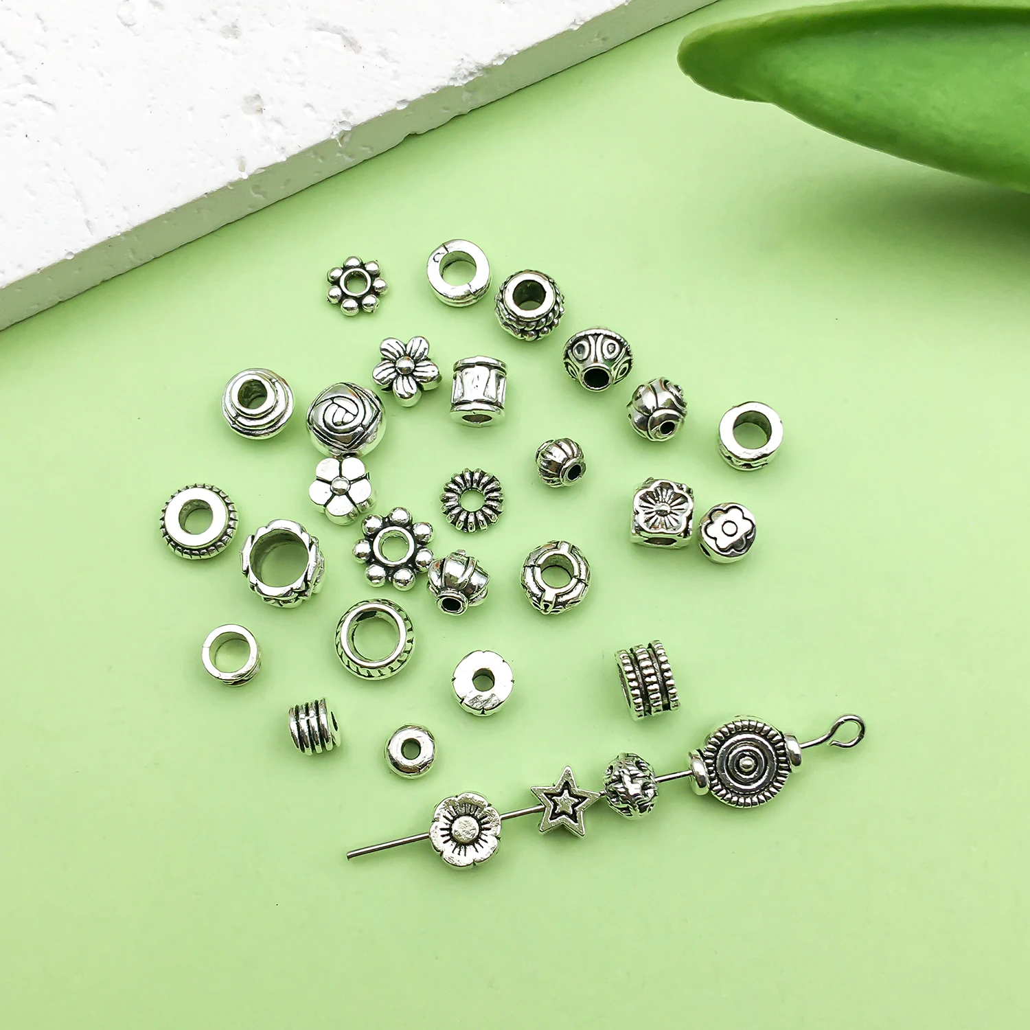 30pcs Alloy Antique Silvery Metal Beads Spacer Beads Loose Beads for DIY Bracelet Necklace Jewelry Making Accessories