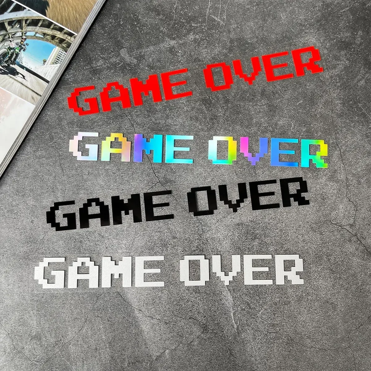 قطعة واحدة من ملصقات السيارات بكسل "Game Over"، شارات بتصميم ريترو بألوان متنوعة، عناصر تصفيف السيارات المميزة