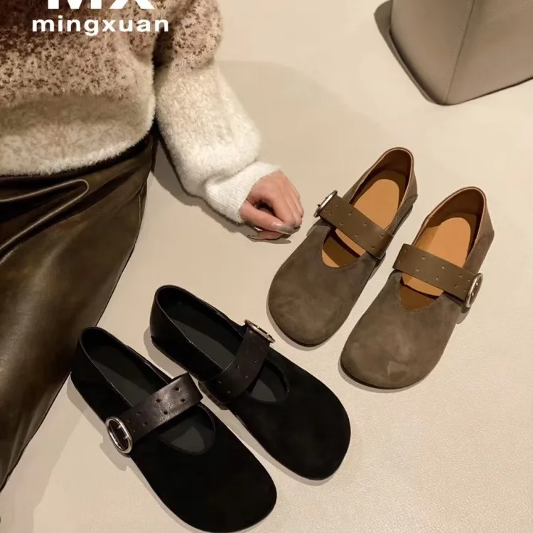 European flat bottomed Mary Jane women's shoes autumn single button shallow mouth soft leather back, low follow-up shoes