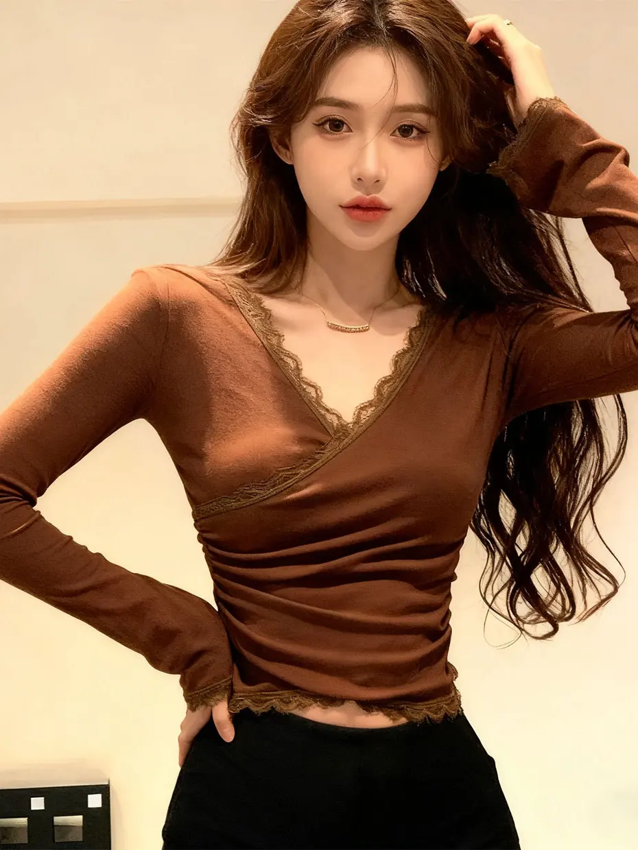 

Женская облегающая футболка с кружевным V-образным вырезом и длинным рукавом Pure Desire: подчеркивающая фигуру, модный топ для весны, универсальный крой