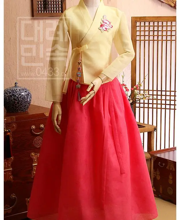 

Traditional Korean Ethnic Style Costumes For Stage Performances Women