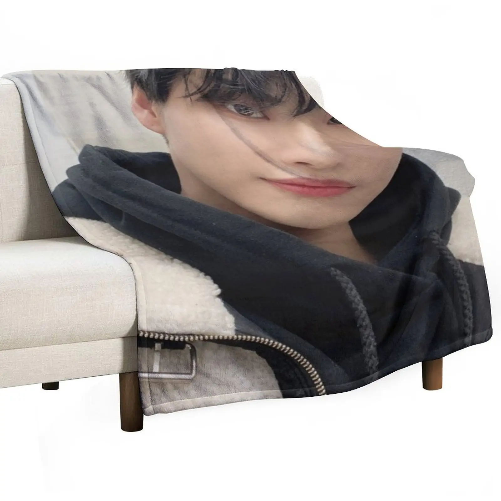 

ATEEZ Seonghwa Throw Blanket Quilt Decorative Throw Designers Loose Blankets