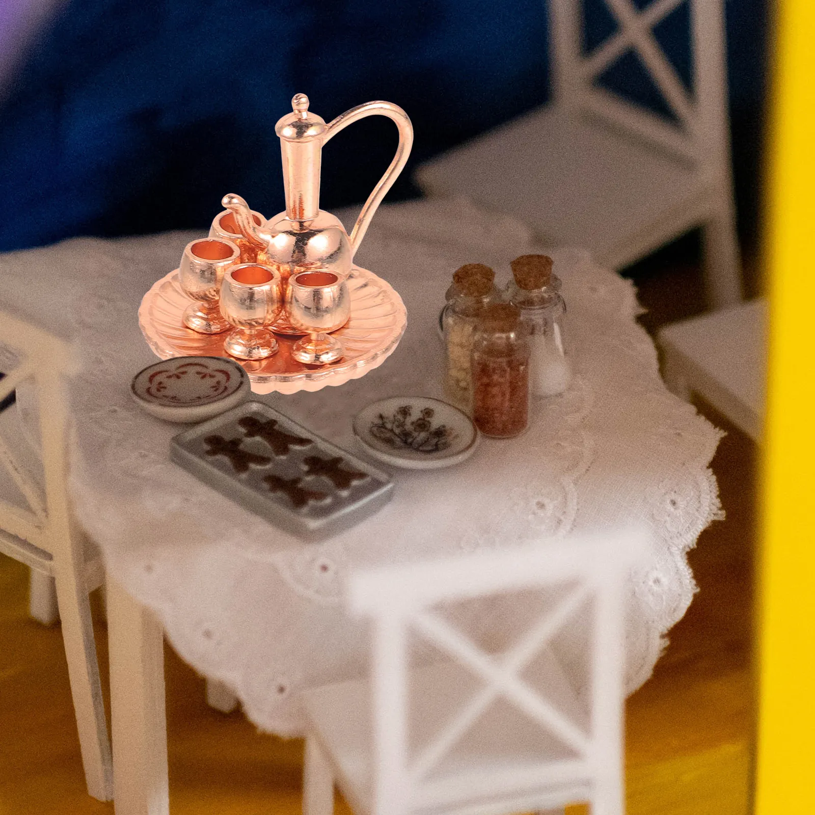 conjunto-de-cha-miniatura-em-metal-resistente-ao-desgaste-acessorios-para-casa-de-bonecas-brinquedo-criativo-de-faz-de-conta-conjunto-de-cha-com-bule-e-xicaras-decoracao-para-micro-casa