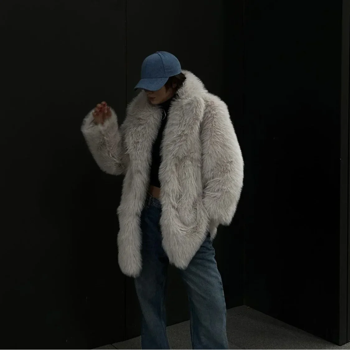 겨울용 퍼리 인조 모피 롱 코트 여성용 긴 소매 라펠 따뜻한 두꺼운 루즈 코트 신상 럭셔리 패션 여성 아우터