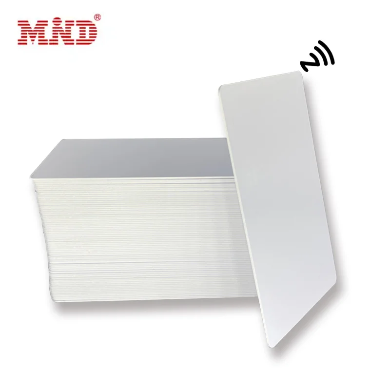 100 pezzi molto carte d'identità in PVC vuoto Nfc stampabili a getto d'inchiostro Ntag213/Ntag215/Ntag216 biglietto da visita Rfid Nfc in PVC bianco riscrivibile personalizzato